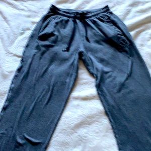 Adidas dark grey drawstring pant in medium.